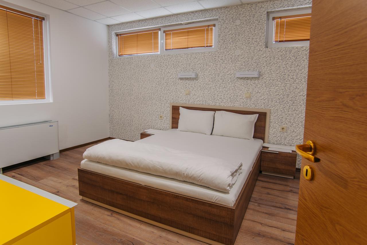 Pansion Storgozia Aparthotel Pleven Luaran gambar
